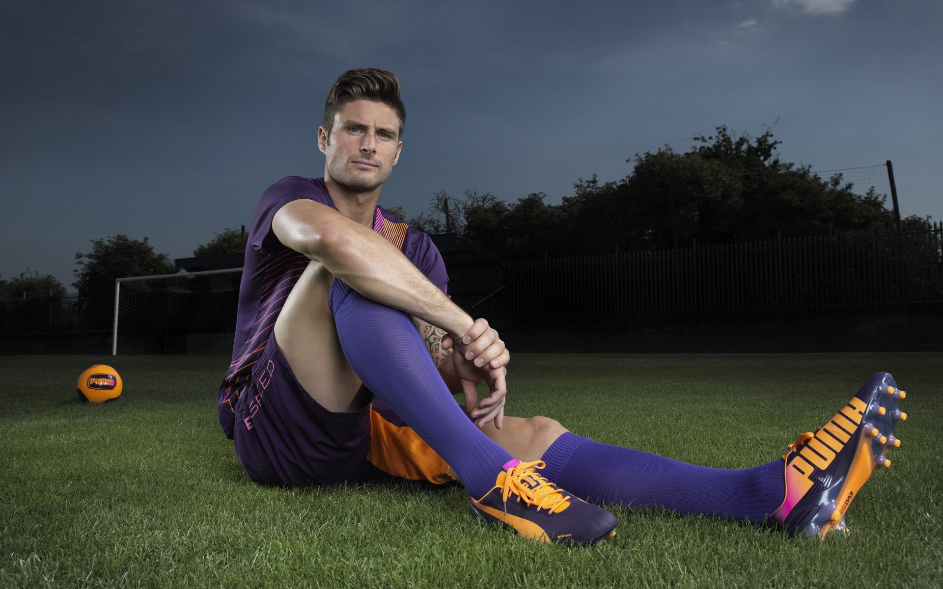 厦门蓝狮队在比赛中陷入困境,寻求突破,厦门蓝狮足球队成员