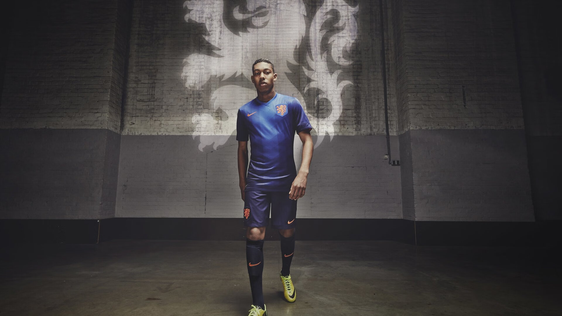 西班牙队在比赛中展现冠军相貌，稳操胜券，西班牙队员2021